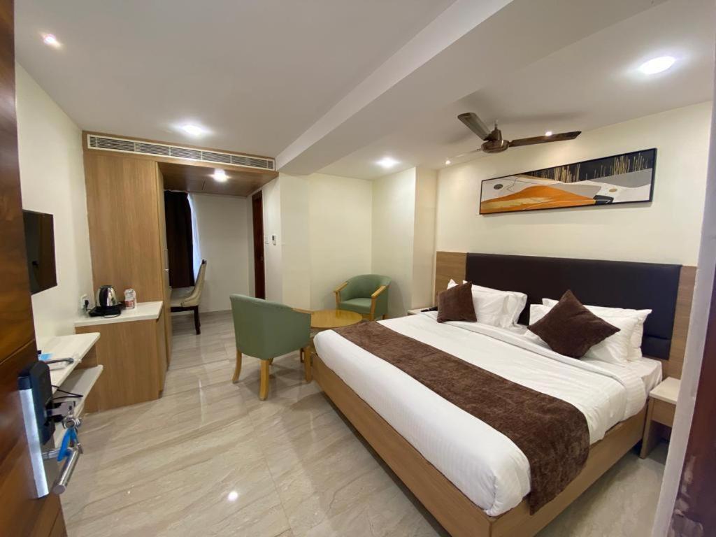 Hotel Touchwood 维沙卡帕特南 外观 照片
