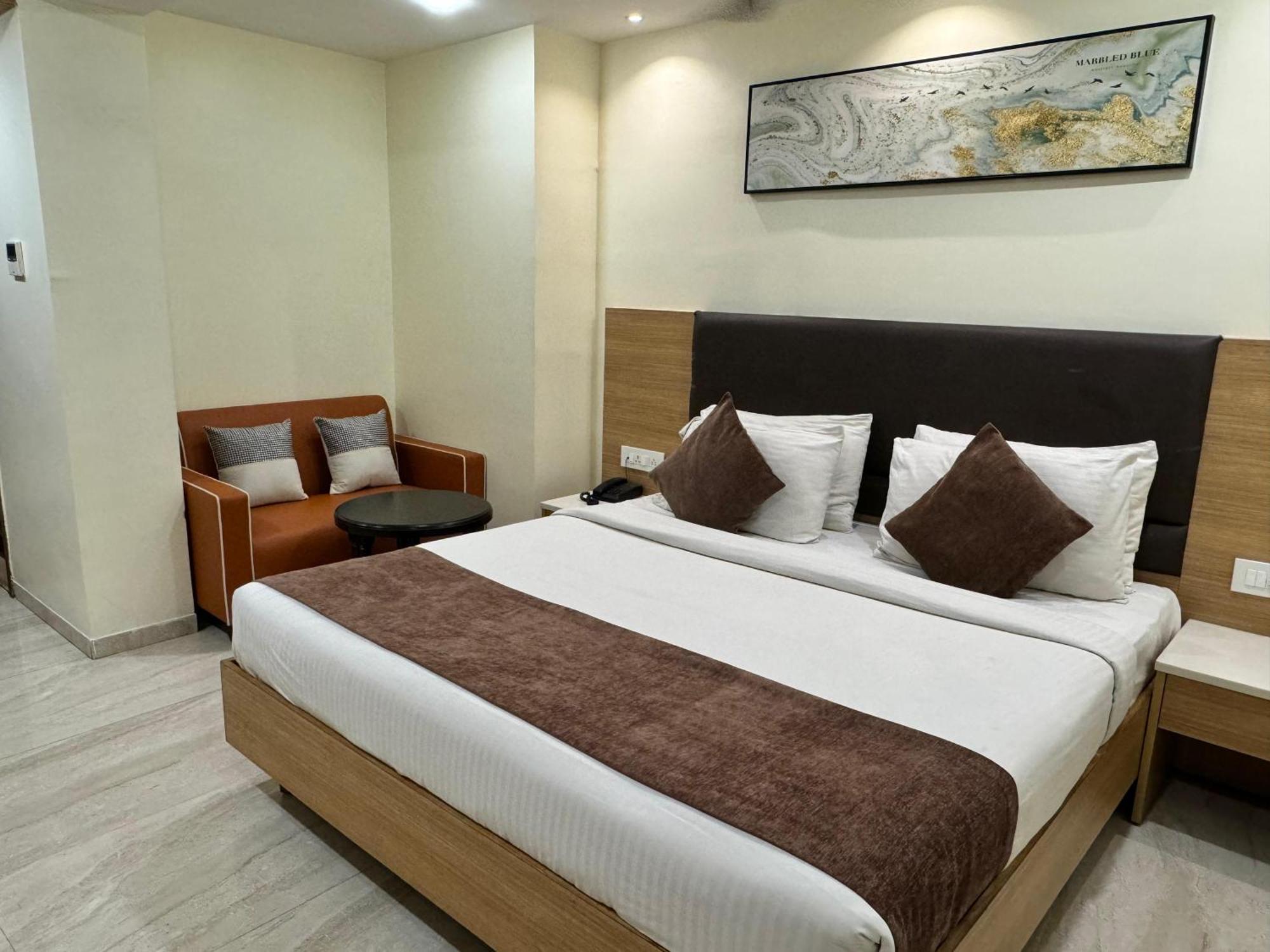 Hotel Touchwood 维沙卡帕特南 外观 照片