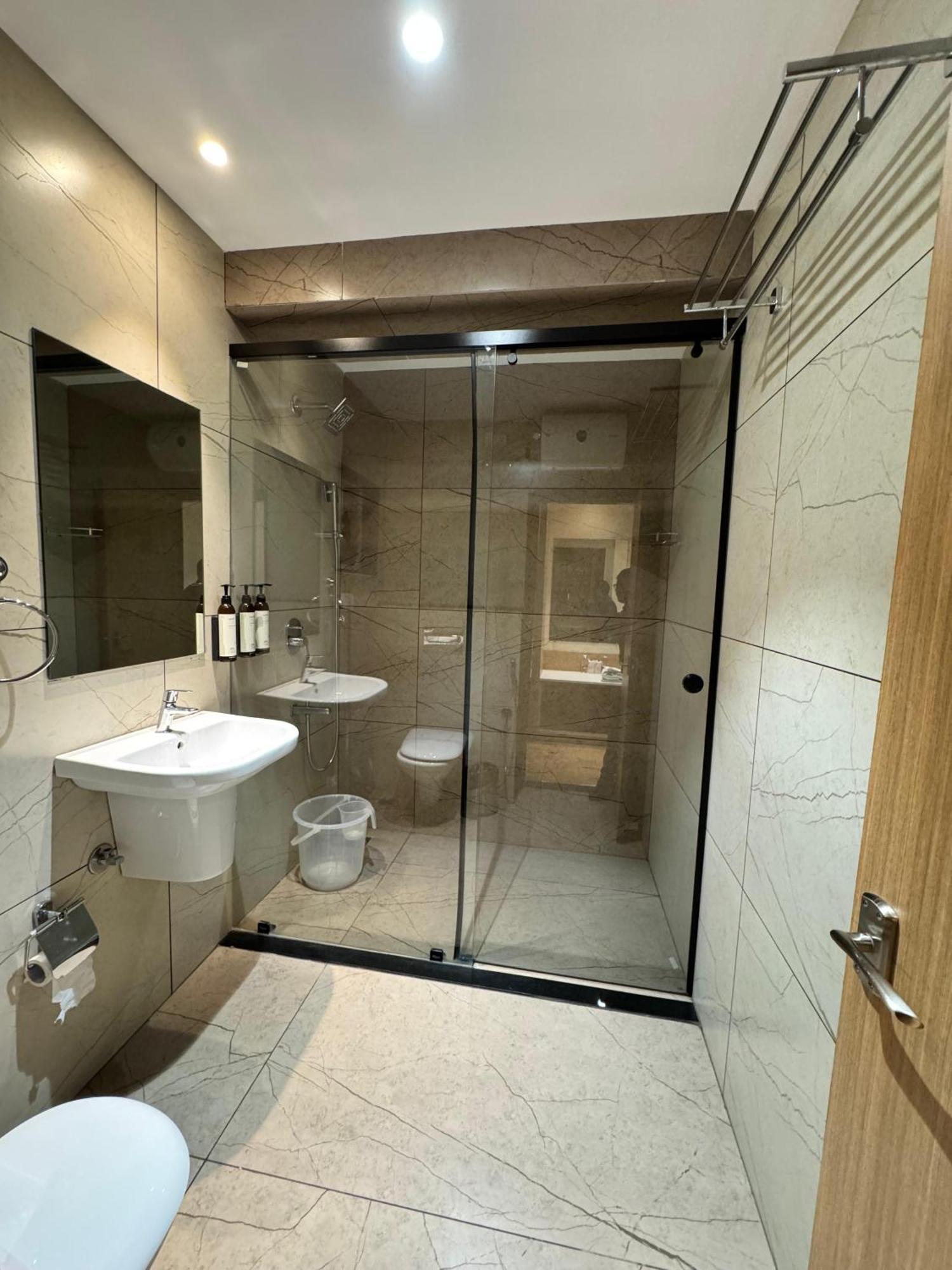 Hotel Touchwood 维沙卡帕特南 外观 照片